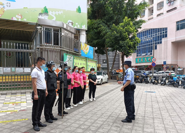 万分感谢福强派出所邓警官到我司基层保安队开展反恐演习训练